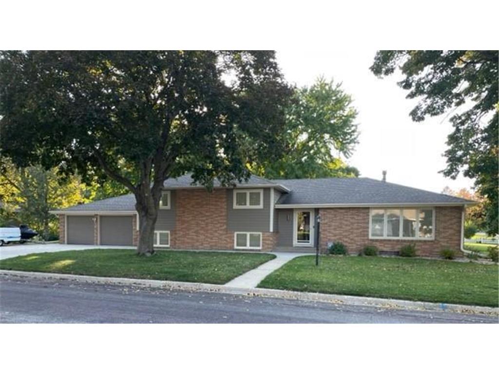 1409 S Shore Drive, Worthington, MN 56187 MLS 6164197 Edina Realty