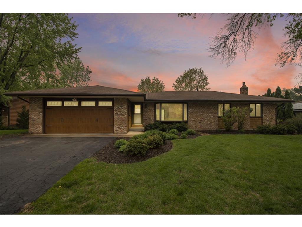 1409 W 102nd Street Bloomington MN 55431 6372517 image1