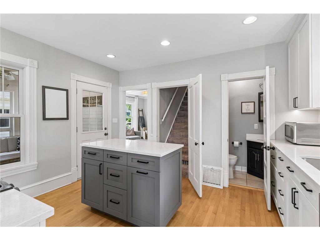 141 7th Avenue N Hopkins MN 55343 7093612 image17