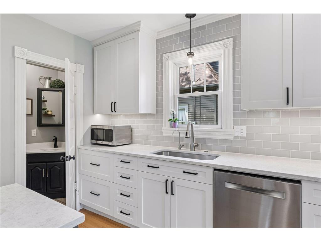141 7th Avenue N Hopkins MN 55343 7093612 image18