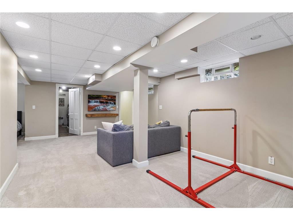 141 7th Avenue N Hopkins MN 55343 7093612 image38