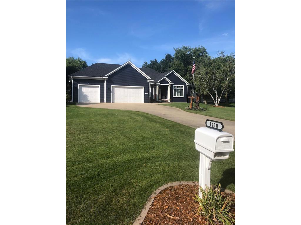 1410 Steger Road NW Alexandria MN 56308 - Henry 6518995 image1