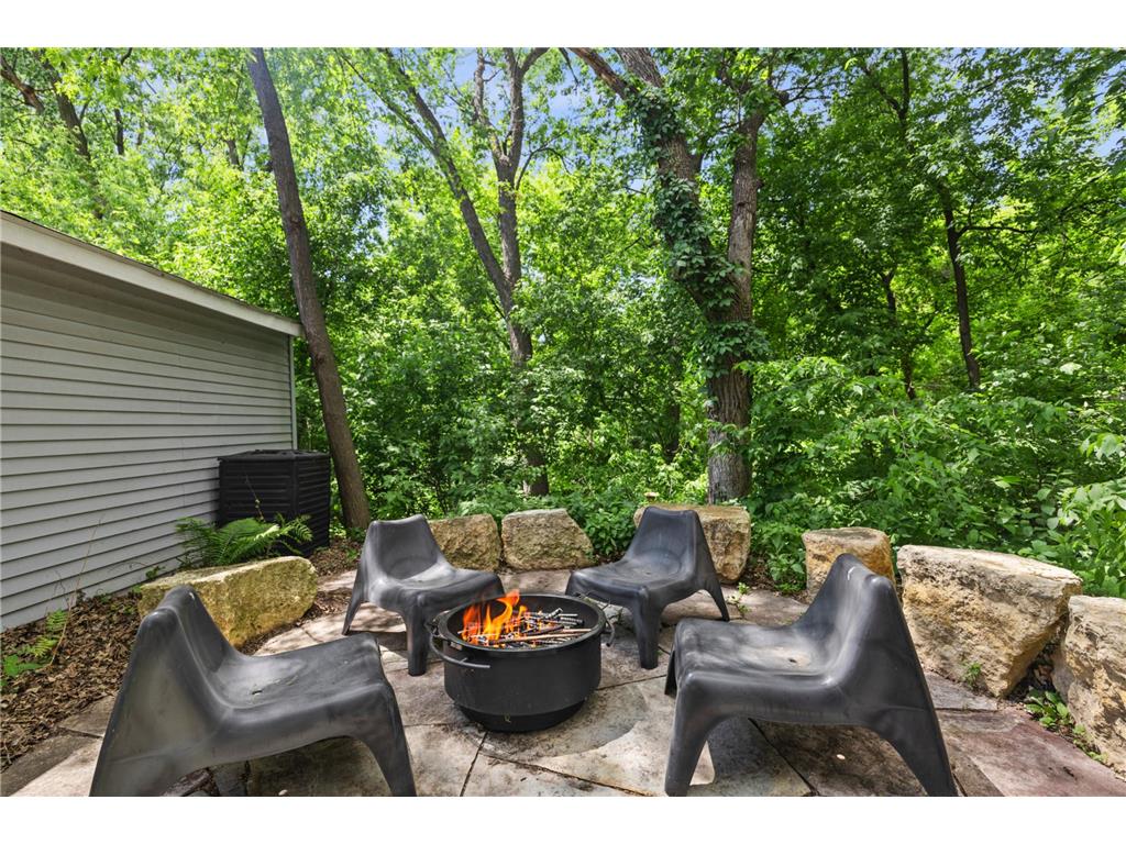 1411 Chelmsford Street Saint Paul MN 55108 7064775 image14
