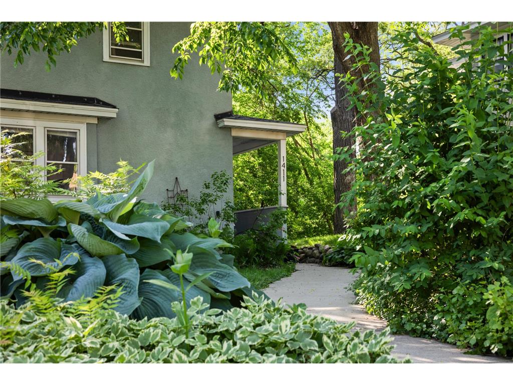 1411 Chelmsford Street Saint Paul MN 55108 7064775 image3