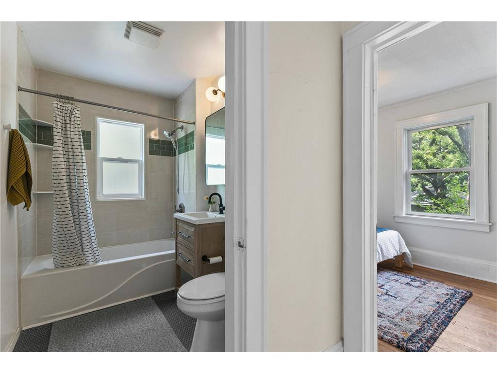 1411 Chelmsford Street Saint Paul MN 55108 7064775 image33