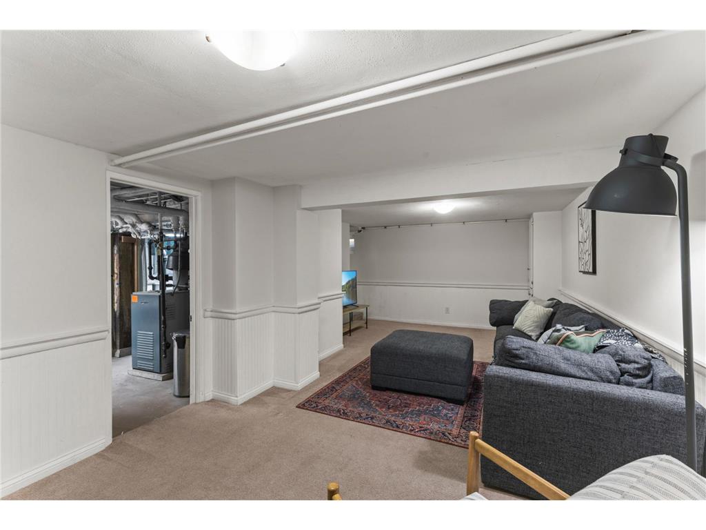 1411 Chelmsford Street Saint Paul MN 55108 7064775 image39