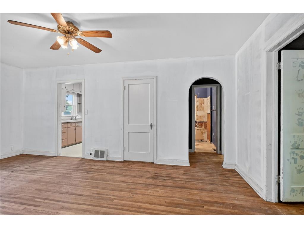 1411 Douglas Street Alexandria MN 56308 7093130 image6
