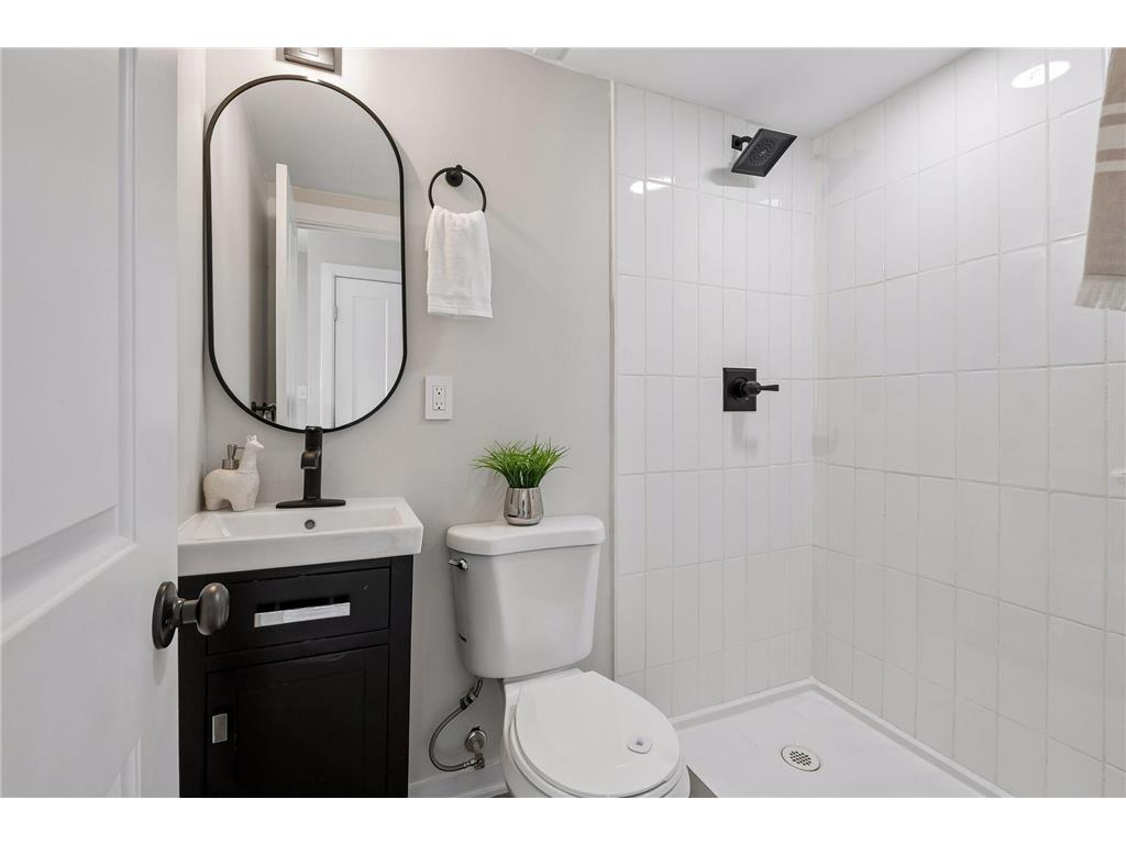 1411 Grand Street NE Minneapolis MN 55413 7105738 image33