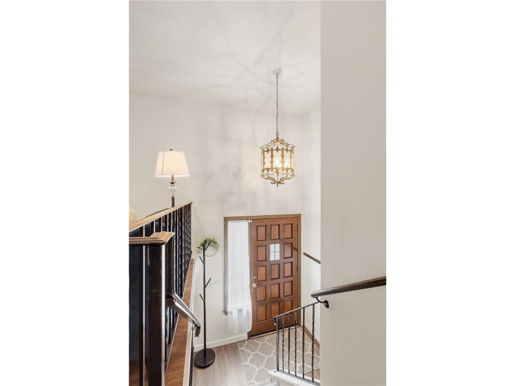 1411 Oak Leaf Lane Burnsville MN 55337 7089228 image17