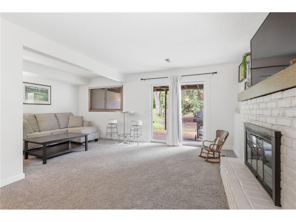 1411 Oak Leaf Lane Burnsville MN 55337 7089228 image19