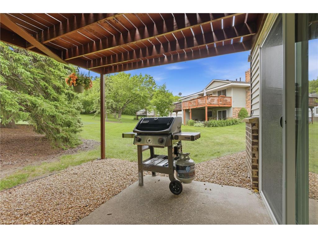 1411 Oak Leaf Lane Burnsville MN 55337 7089228 image27