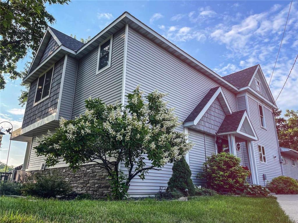 1411 Sunset Street Albert Lea MN 56007 - Fountain 6610177 image1