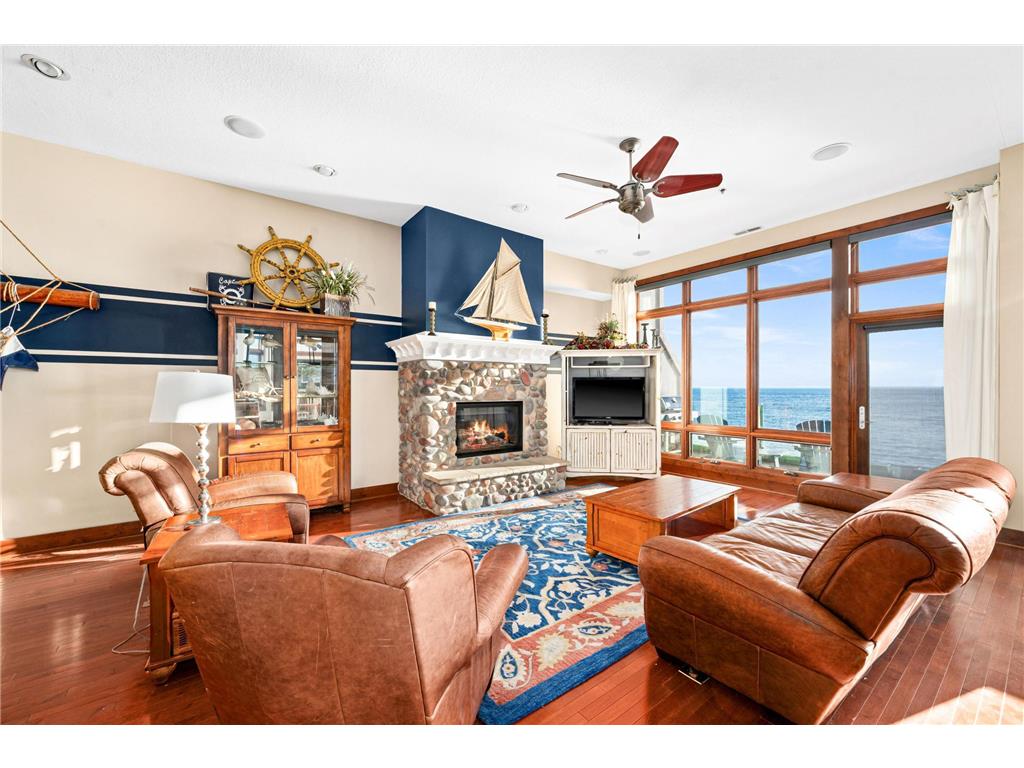 1412 #4-101 Burlington Road #4-101 Two Harbors MN 55616 - Superior 6695660 image1