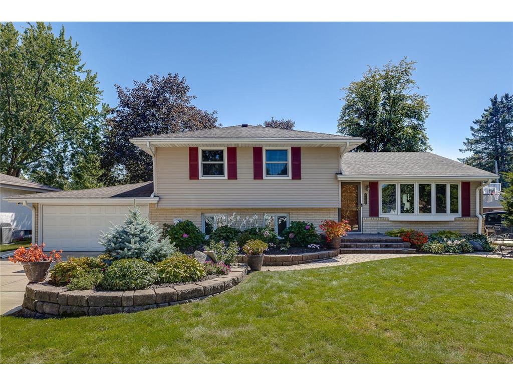 1412 Eldridge Avenue W Roseville MN 55113 6336200 image1