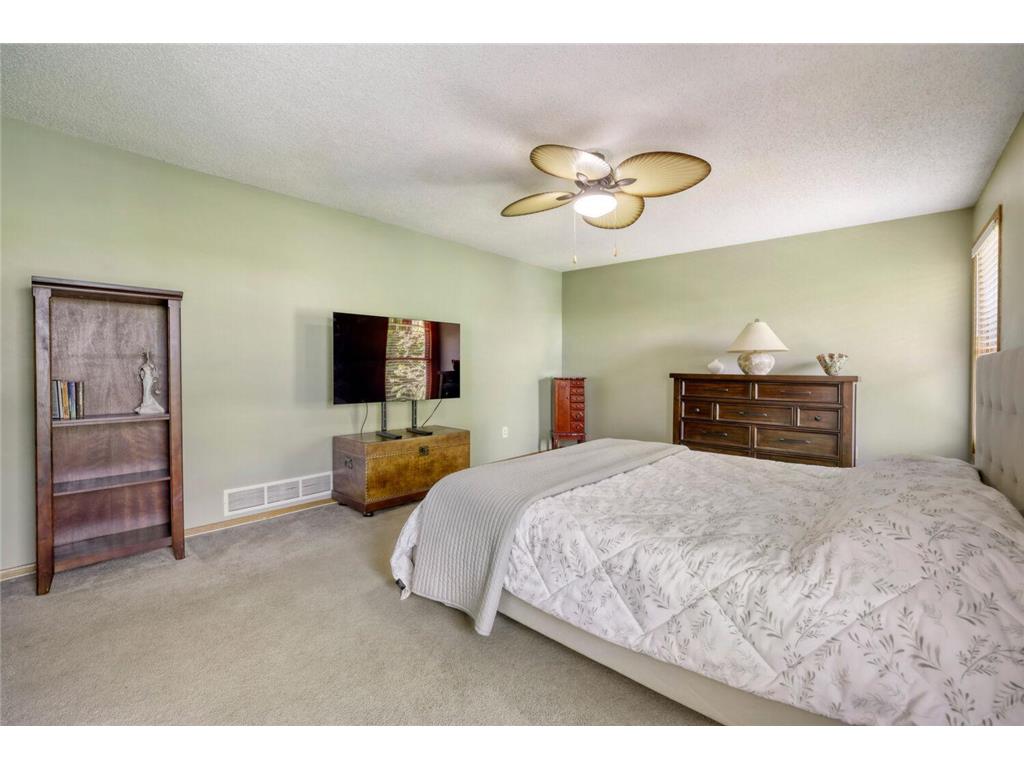 1412 Rushmore Crescent Burnsville MN 55306 7062513 image26