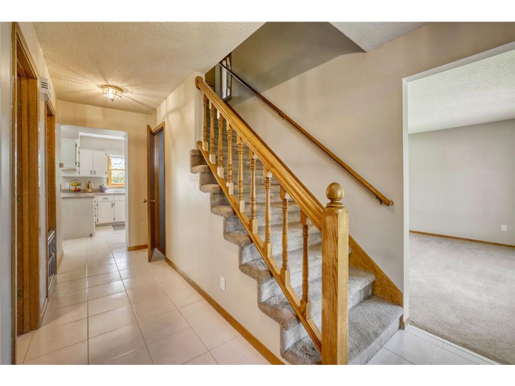 1412 Rushmore Crescent Burnsville MN 55306 7062513 image4