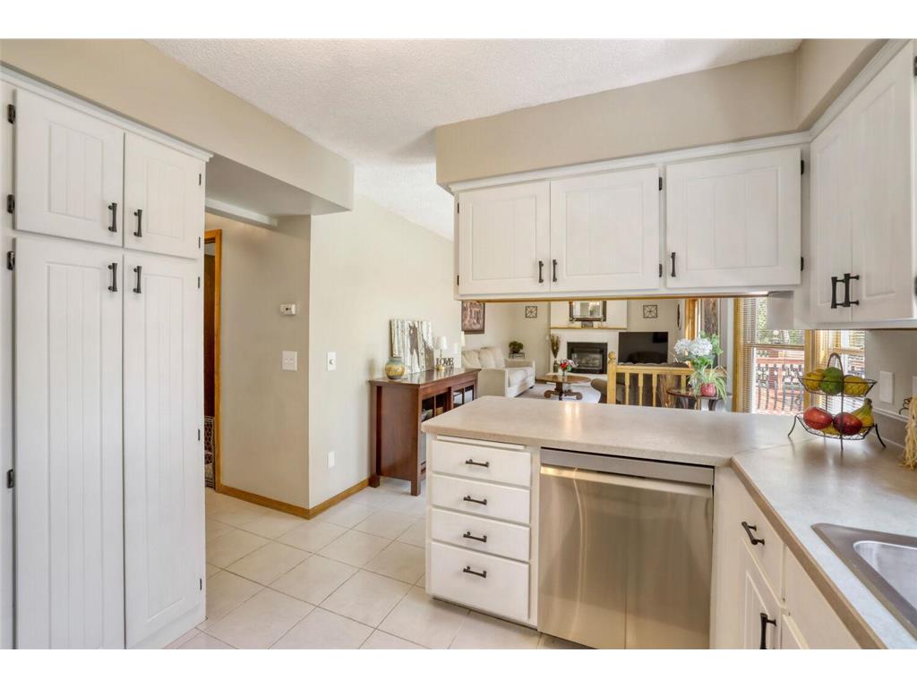 1412 Rushmore Crescent Burnsville MN 55306 7062513 image5