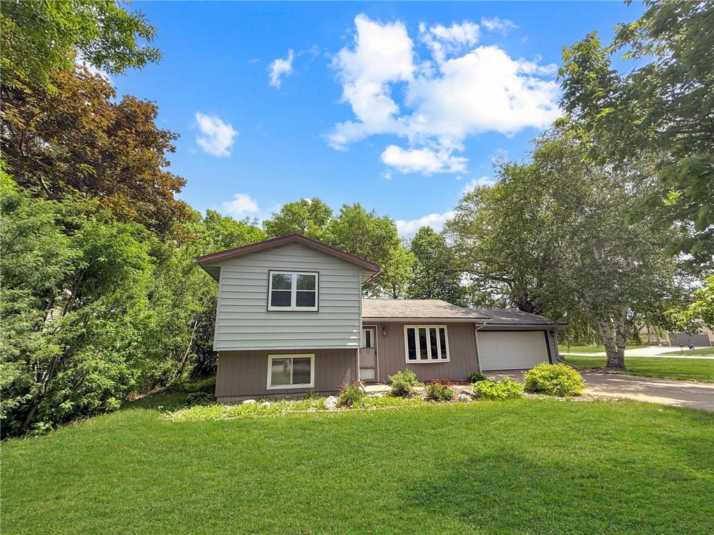 1413 12th Street SE Willmar MN 56201 7084675 image1