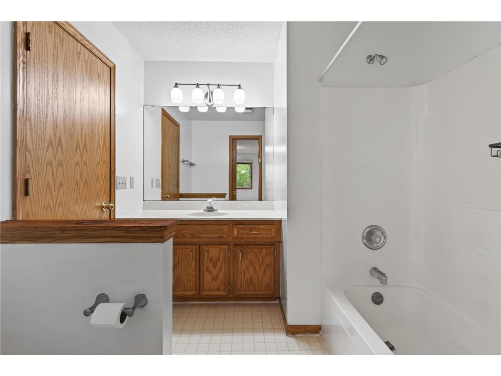 14132 Heywood Path Apple Valley MN 55124 7051667 image20