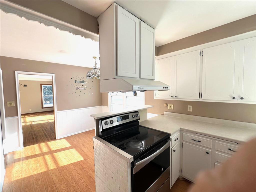 1415 Burke Avenue W Roseville MN 55113 7012032 image3