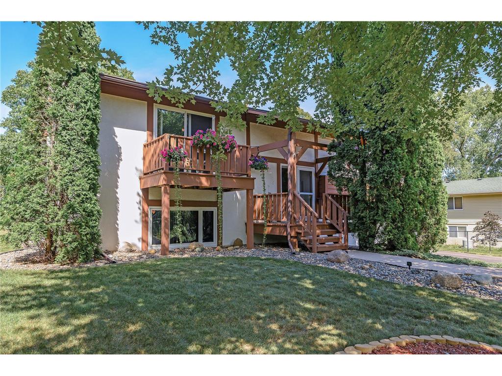 1415 Indian Oaks Court Arden Hills MN 55112 6393075 image1