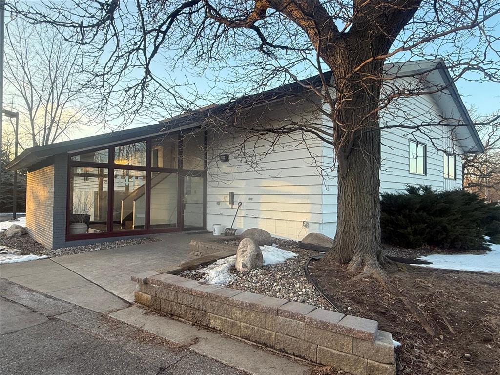 1415 Lilac Drive N Golden Valley MN 55422 7021407 image1