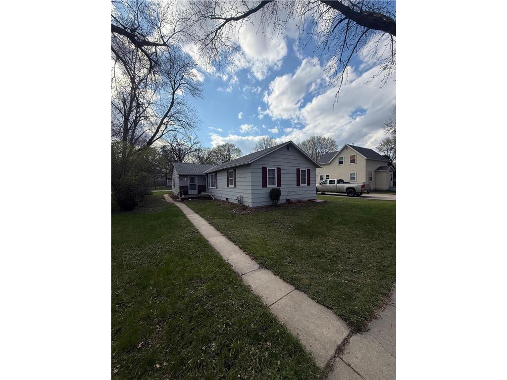 1416 7th Street SW Willmar MN 56201 7066269 image1
