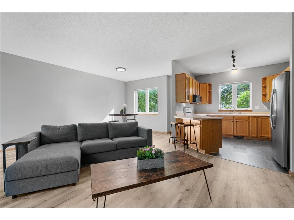 1416 Mcandrews Road E Burnsville MN 55337 7088781 image4
