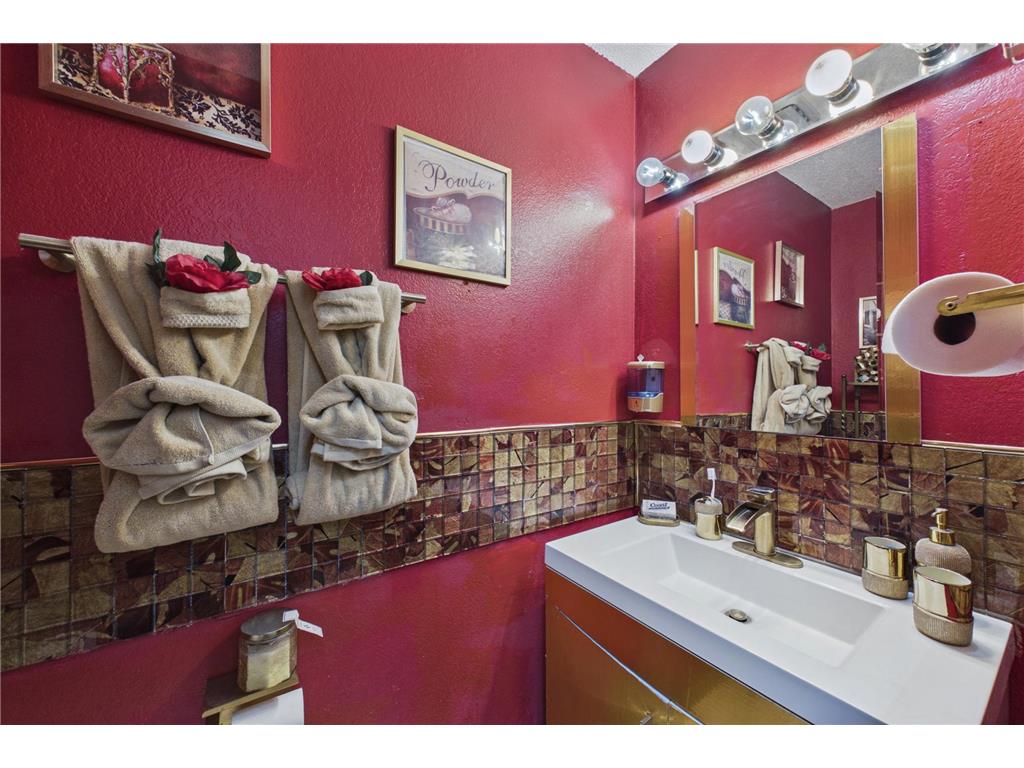 1417 63rd Lane Brooklyn Center MN 55430 7061413 image12