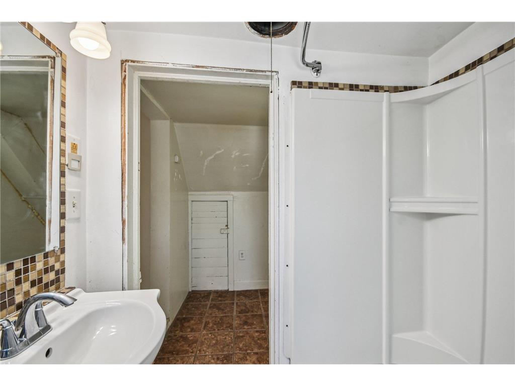 1417 Marion Street Saint Paul MN 55117 7016441 image24