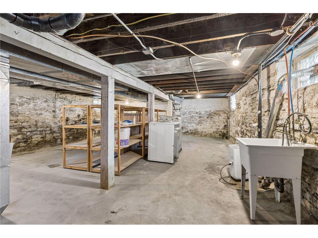 1417 Monroe Street NE Minneapolis MN 55413 7078245 image28