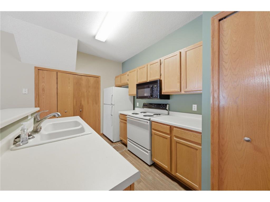 14172 Plymouth Avenue #28 Burnsville MN 55337 7085987 image10