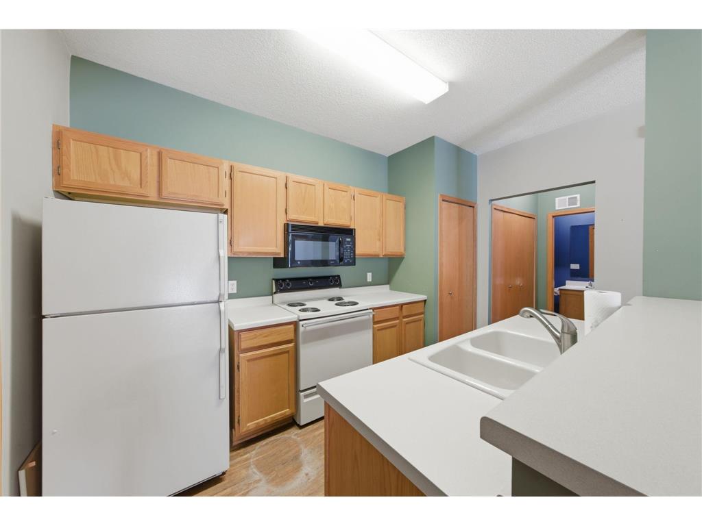 14172 Plymouth Avenue #28 Burnsville MN 55337 7085987 image8