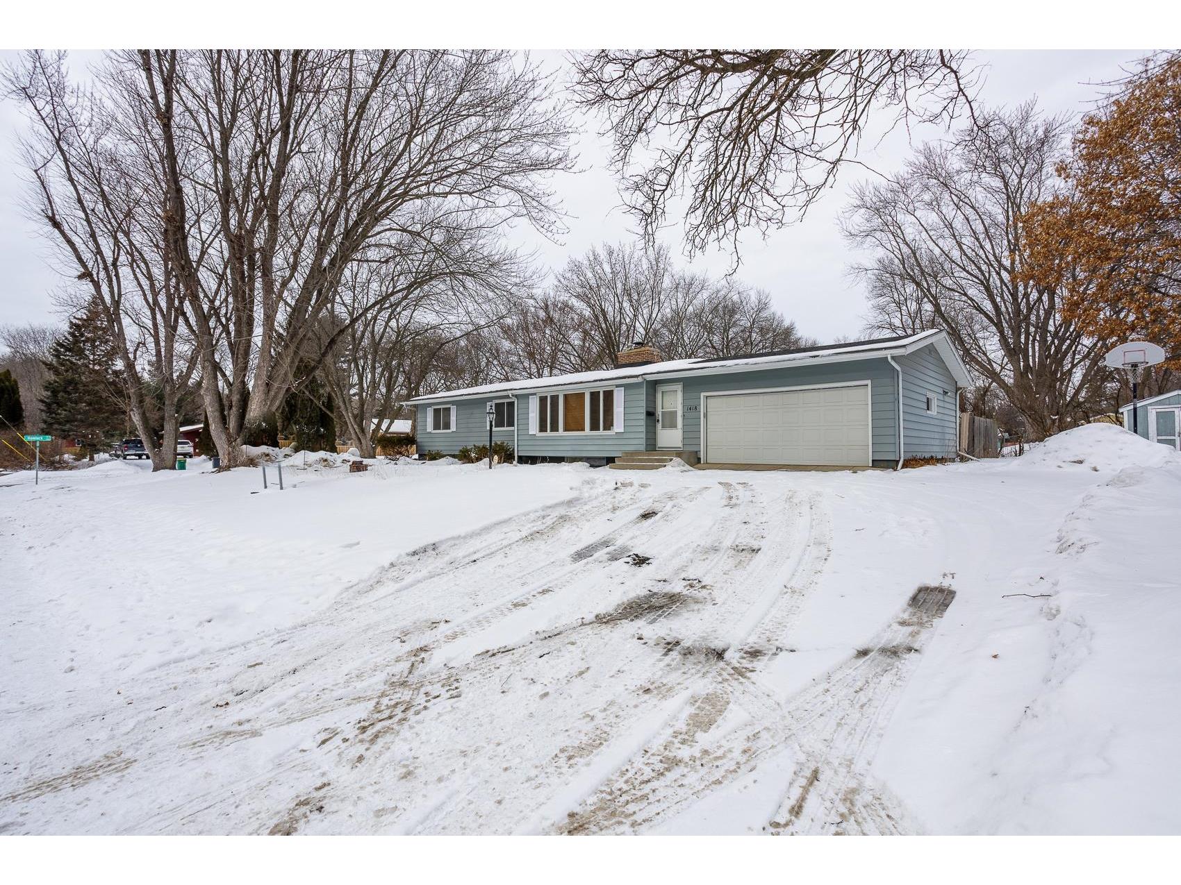 1418 Pine Street W, Stillwater, MN 55082 MLS 6153833 Edina Realty