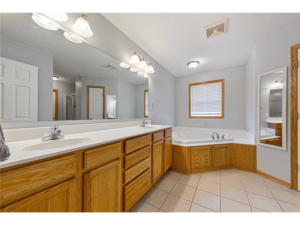 1419 Bluff Street Dundas MN 55019 7078182 image25