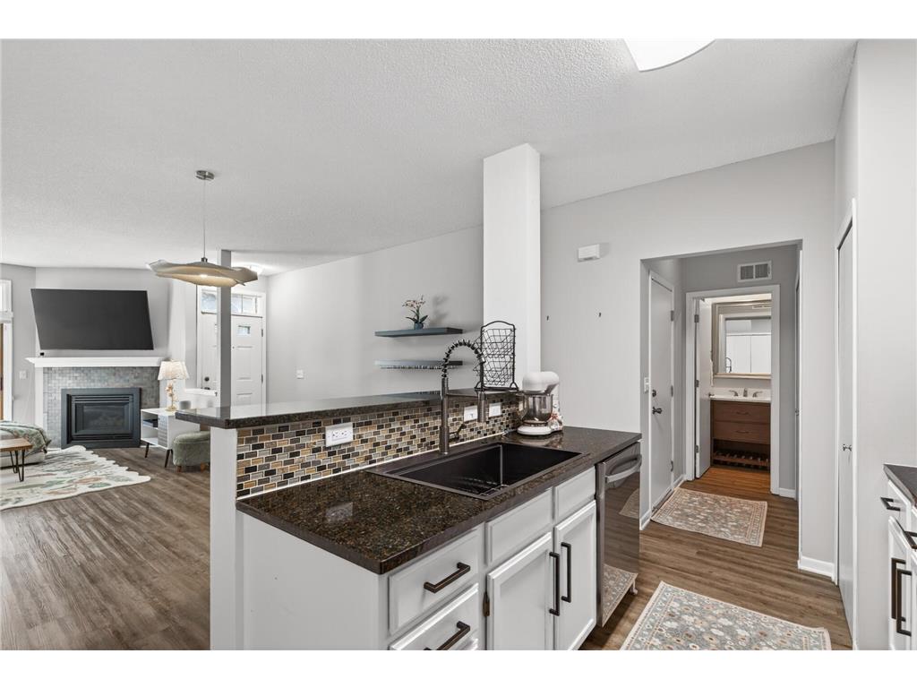 14194 Plymouth Avenue Burnsville MN 55337 7063577 image12