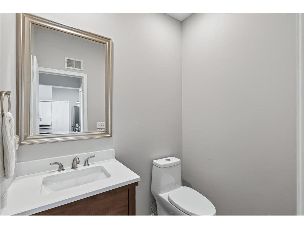 14194 Plymouth Avenue Burnsville MN 55337 7063577 image13