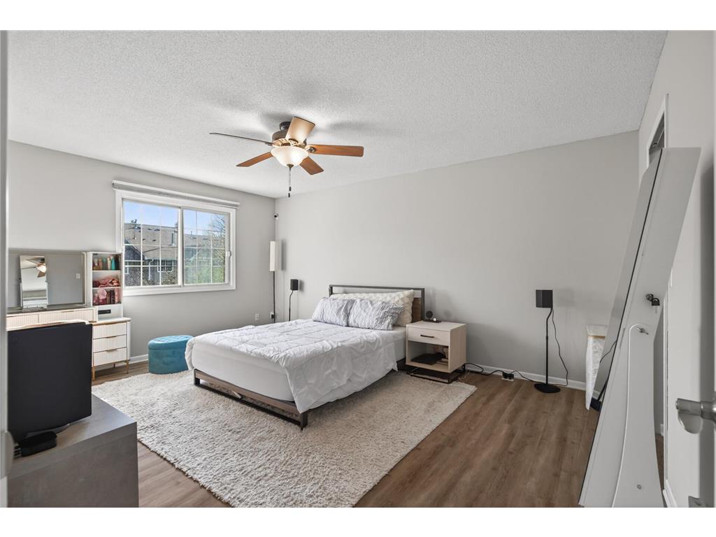 14194 Plymouth Avenue Burnsville MN 55337 7063577 image16