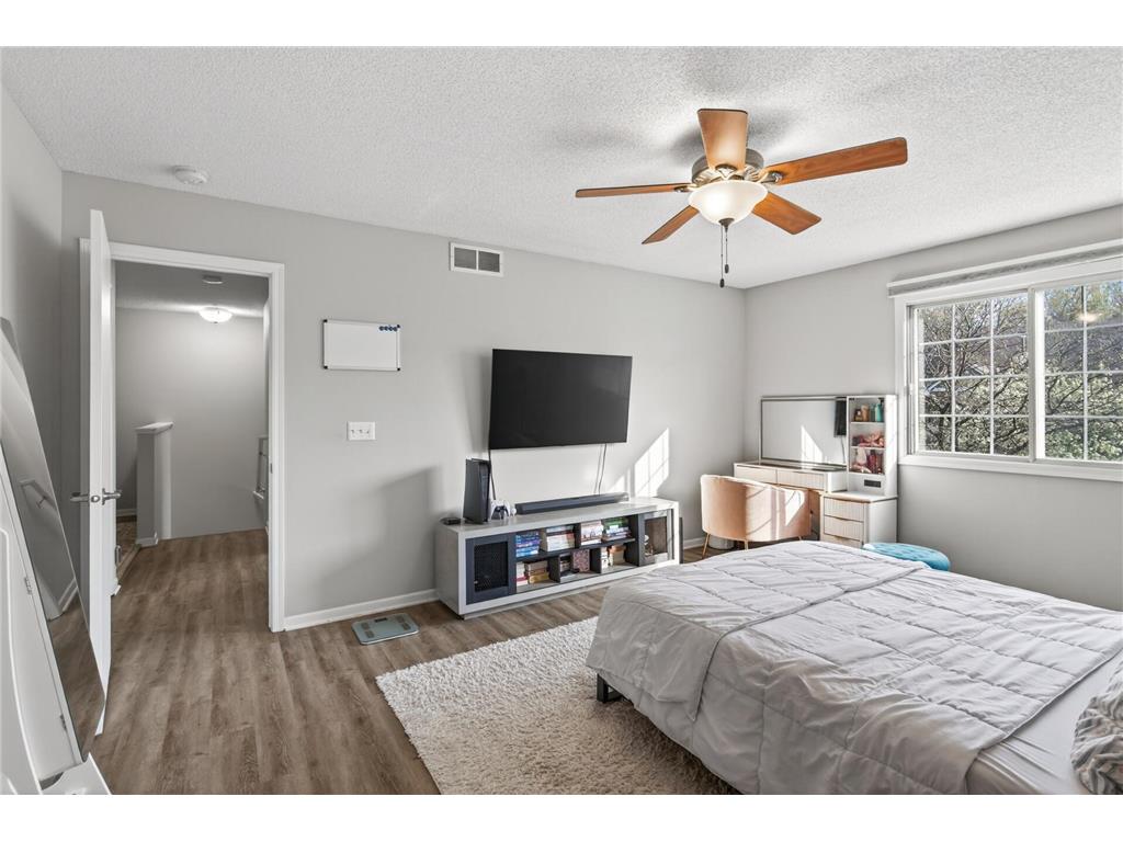 14194 Plymouth Avenue Burnsville MN 55337 7063577 image17