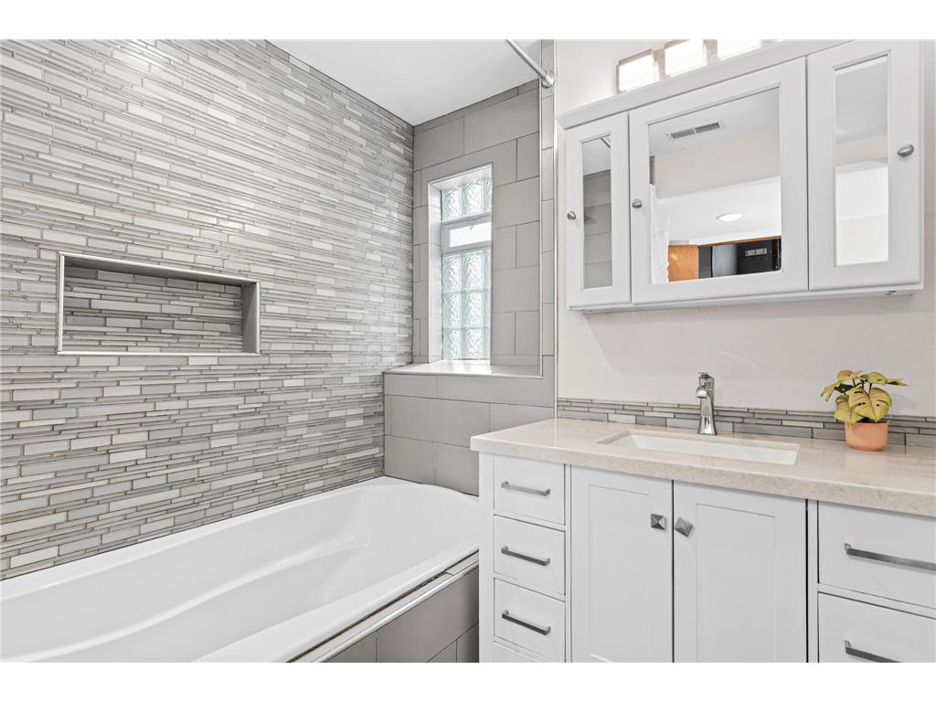 142 Canterbury Road Circle Pines MN 55014 7072921 image16