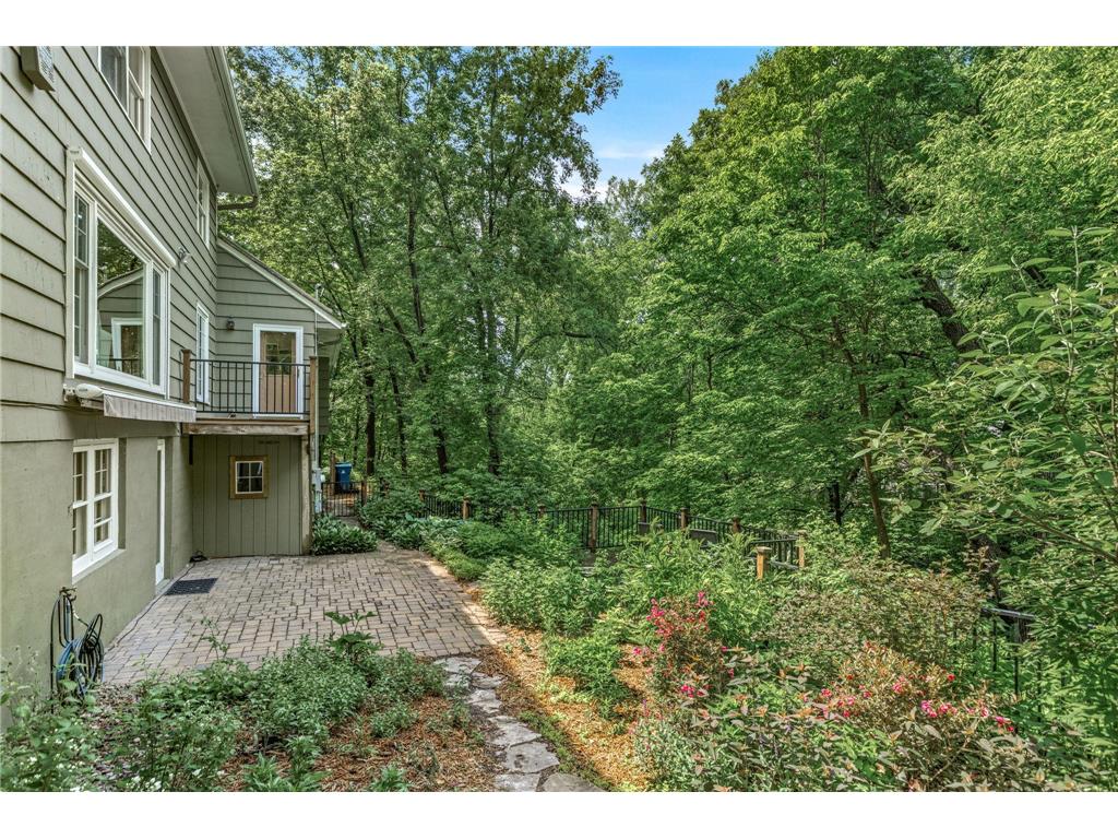 1420 Alpine Pass Golden Valley MN 55416 7084256 image3