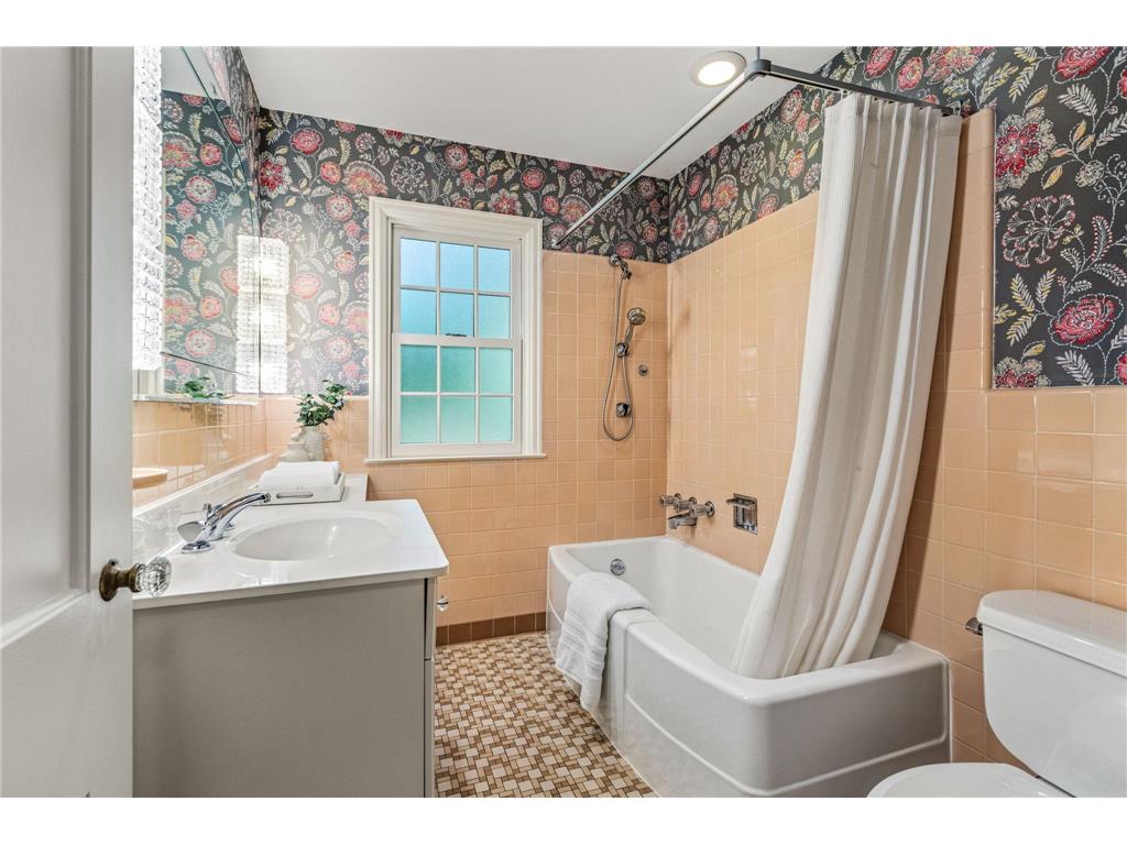 1420 Alpine Pass Golden Valley MN 55416 7084256 image35
