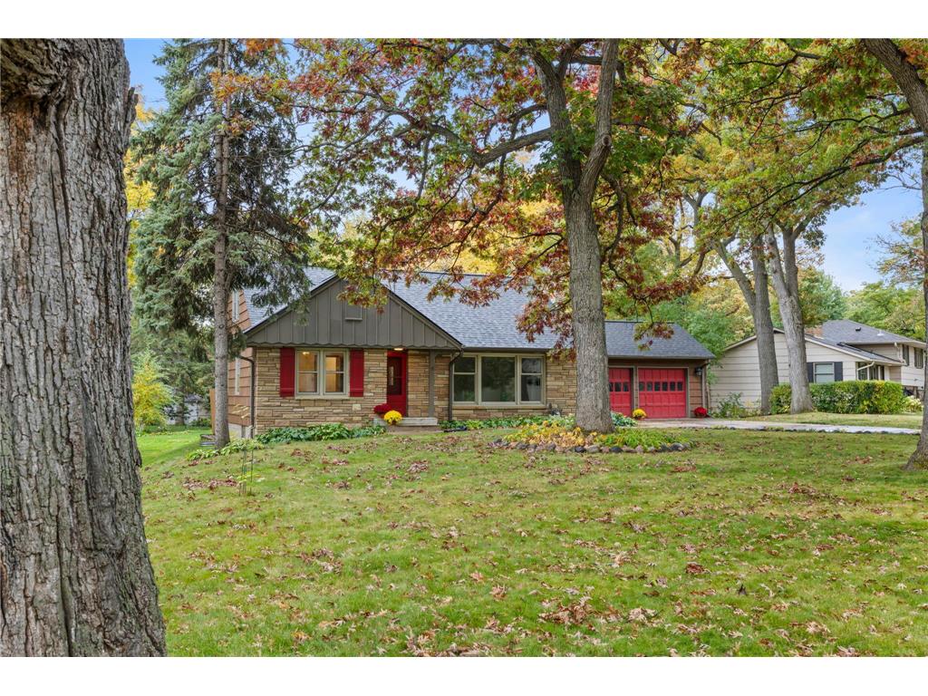 1420 Arden Place Arden Hills MN 55112 6779811 image1