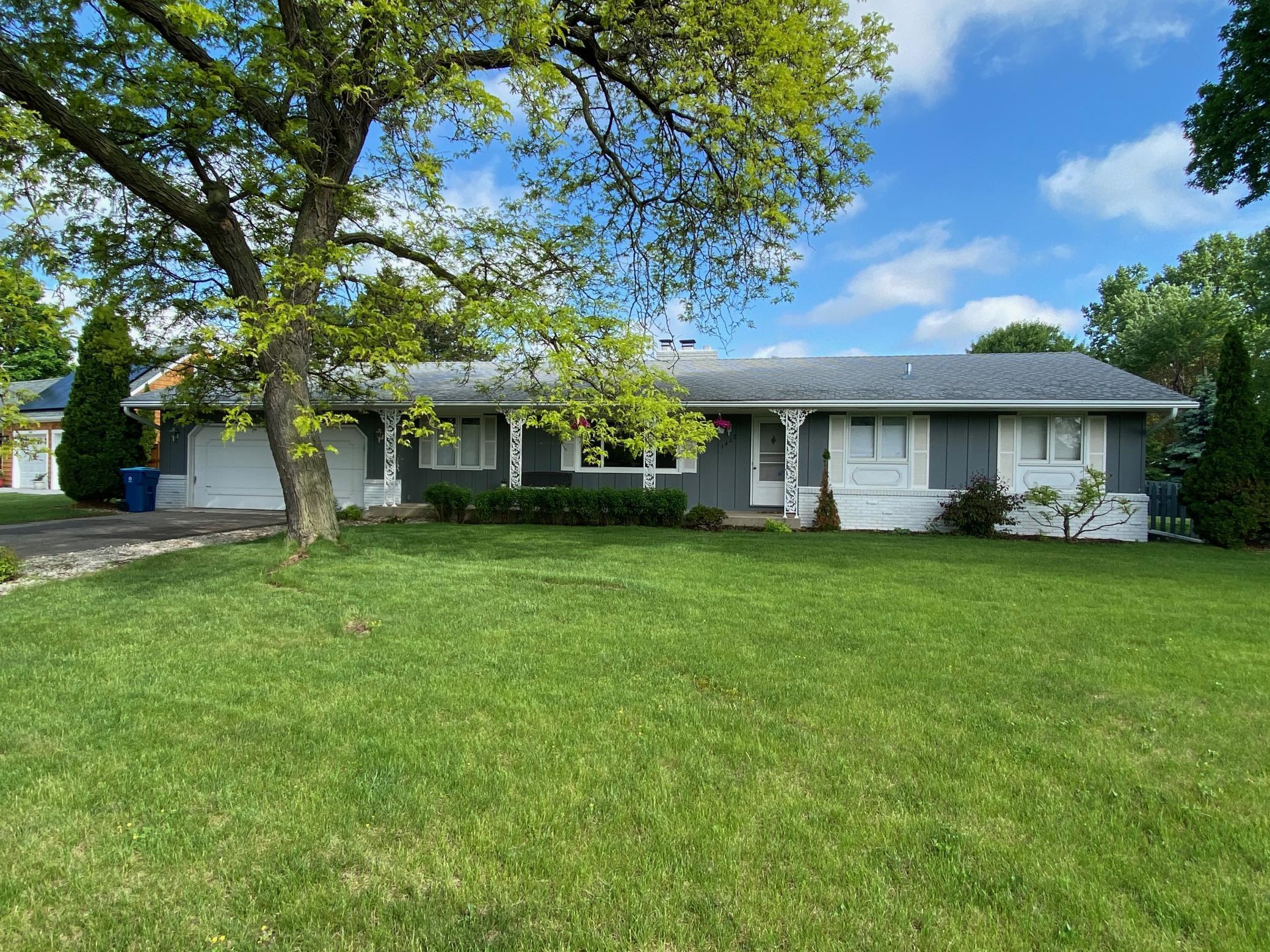 1420 E 100th Street, Bloomington, MN 55425 MLS 5755298 Edina Realty