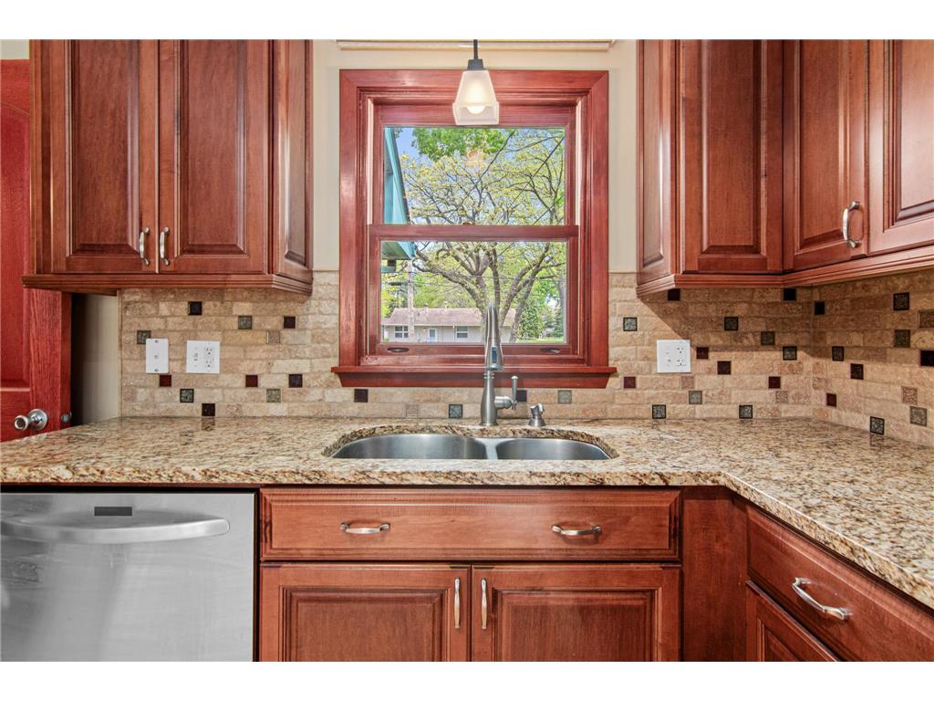 1420 Winnetka Avenue N Golden Valley MN 55427 7064048 image12