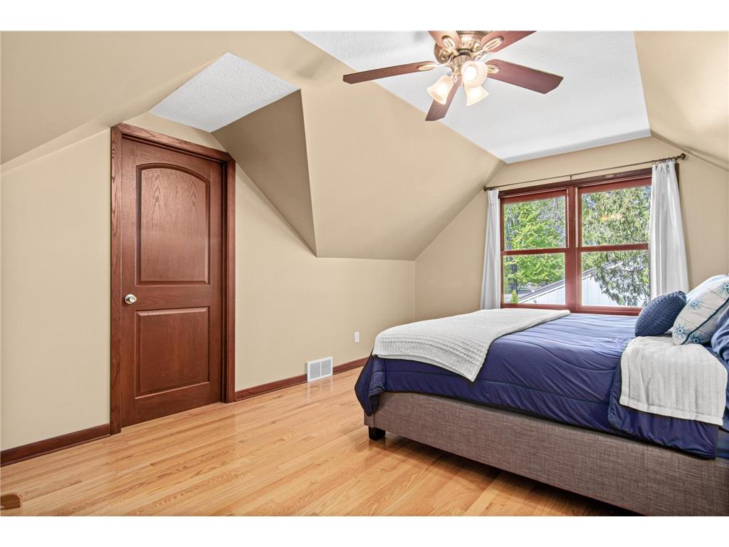 1420 Winnetka Avenue N Golden Valley MN 55427 7064048 image21