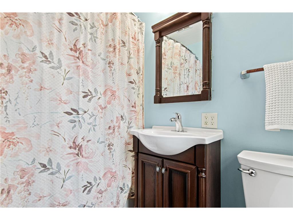 1420 Winnetka Avenue N Golden Valley MN 55427 7064048 image27