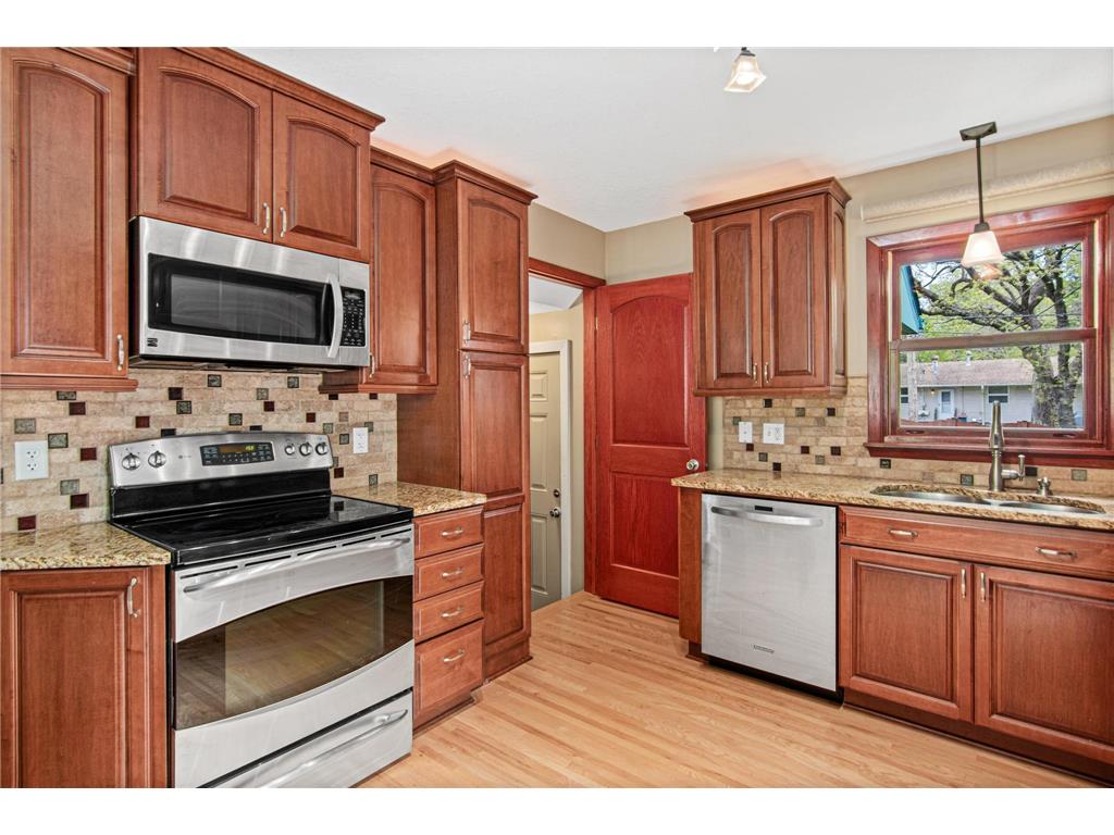 1420 Winnetka Avenue N Golden Valley MN 55427 7064048 image9