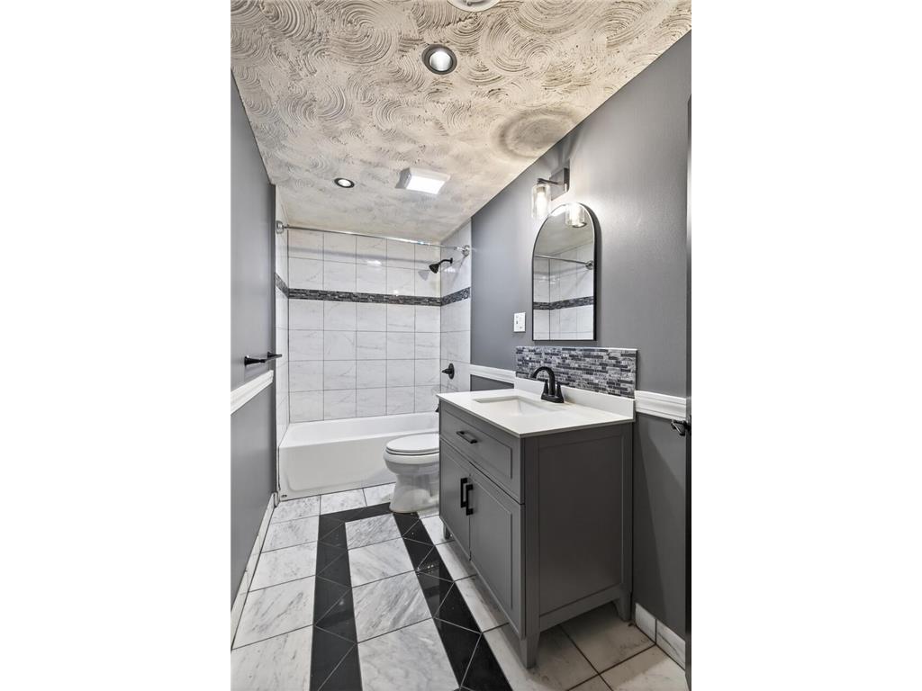 1421 63rd Lane Brooklyn Center MN 55430 7038445 image27