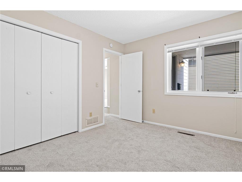 1421 Granada Trail N Oakdale MN 55128 7065086 image23